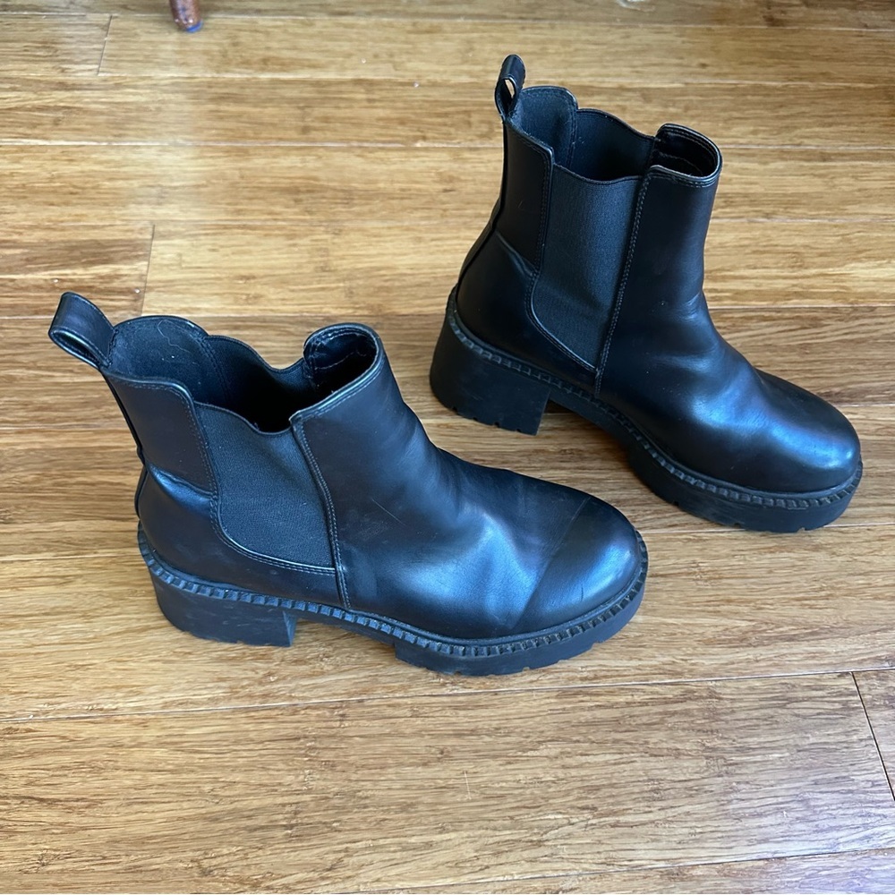 Madden Girl Women 9.5 Gorpcore Grunge Black Leather Heeled Ankle Boots - Picture 2 of 7